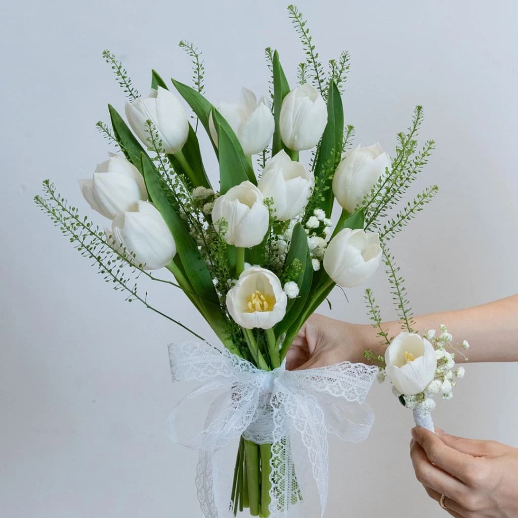 Bình Hoa Cưới Trắng Thanh Khiết